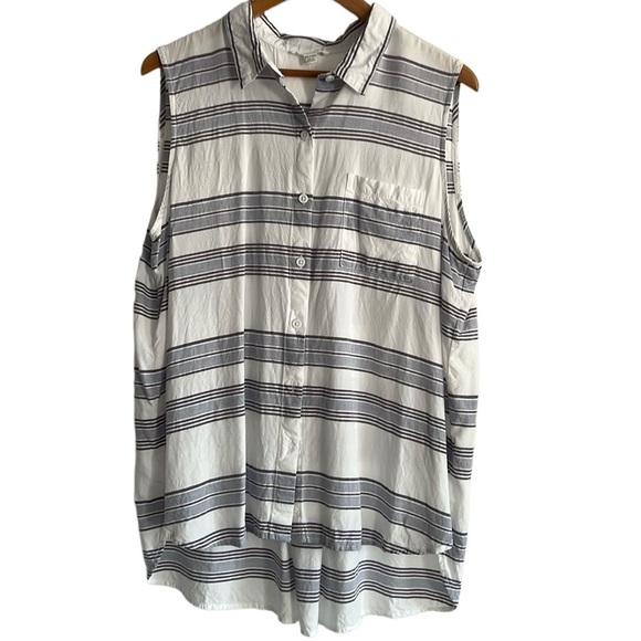 beachlunchlounge Tops - BeachLunchLounge striped sleeveless button down Top